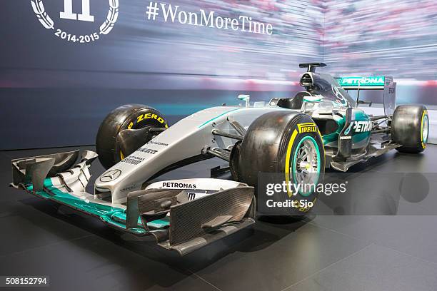 mercedes f1 w06 hybrid formula 1 race car - sports car showroom stock pictures, royalty-free photos & images