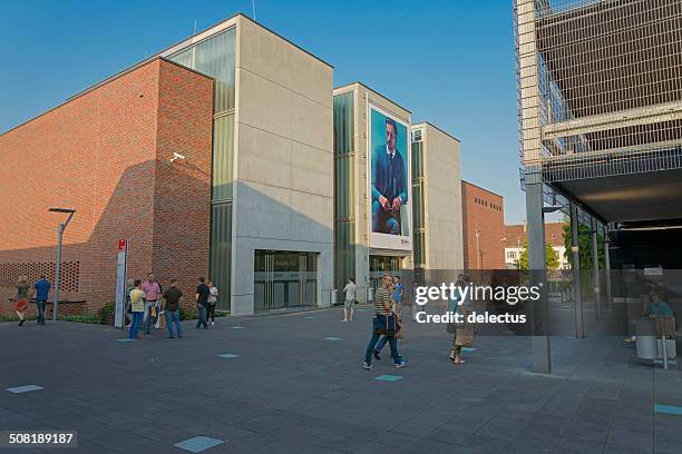 factory outlet metzingen - metzingen stock-fotos und bilder