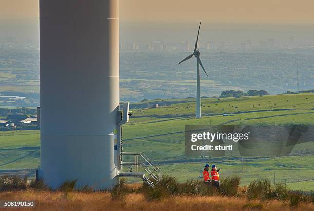 engenheiros windfarm de - manchester grande manchester imagens e fotografias de stock