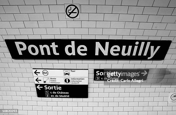 Pont De Neuilly Station Photos and Premium High Res Pictures Getty Images