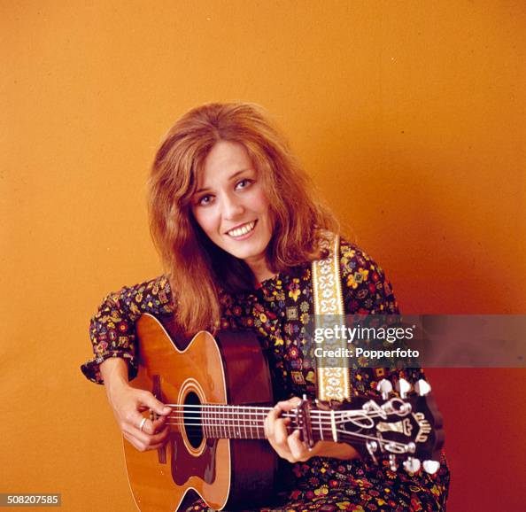 Colleen Hester American folk singer and songwriter Carolyn Hester posed with a Guild ...