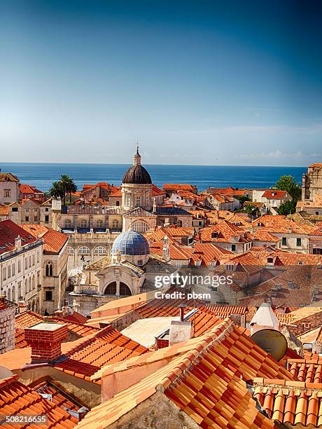 rojo techos de dubrovnik, croacia - dubrovnik fotografías e imágenes de stock