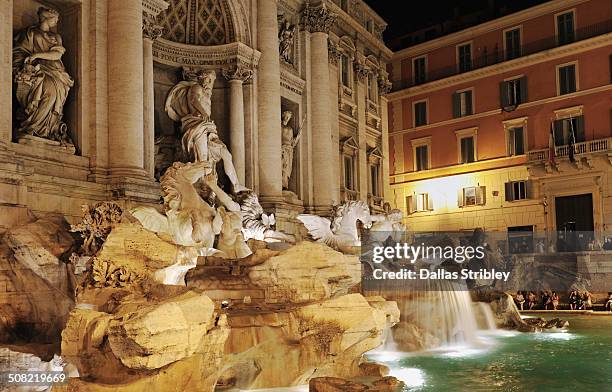 trevi fountain at night, rome, italy - water fountains dallas stock pictures, royalty-free photos & images