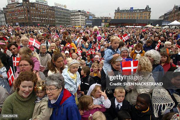 Large crowd wait to get a glimpse of H.R.H. Crown Prince Frederik and Mary Elizabeth Donaldson of Australia, outside Copenhagen's City Hall 12 May...