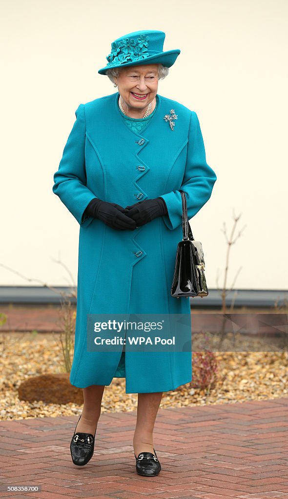 The Queen Formally Opens The Norfolk Hospice, Tapping House