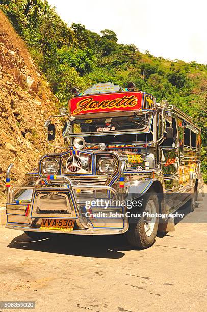 jeepney - jeepney stock pictures, royalty-free photos & images