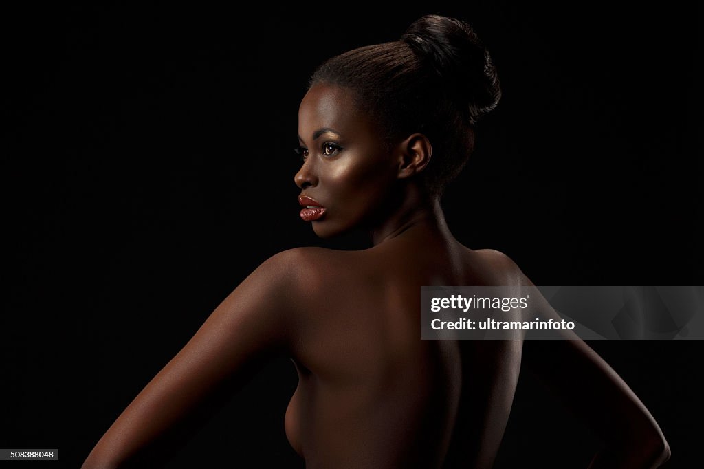 Schönheit Porträt von schöne junge afrikanische Frau