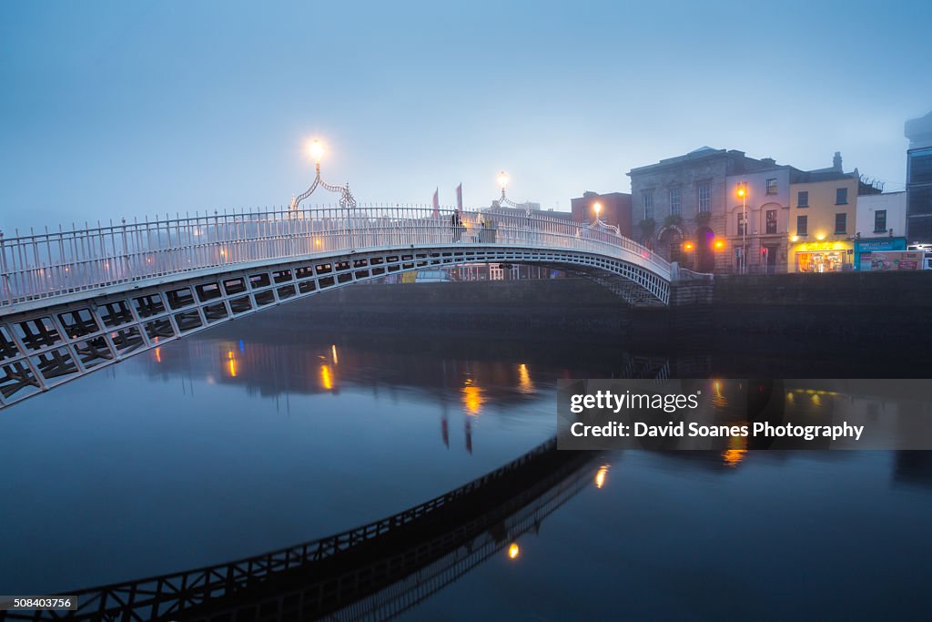 Ha'penny Bridge, Dublin City, Ireland