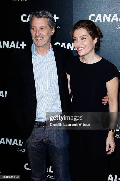 Antoine de Caunes and Daphne Roulier attend the 'Canal + Animators' Party At Manko on February 3, 2016 in Paris, France.