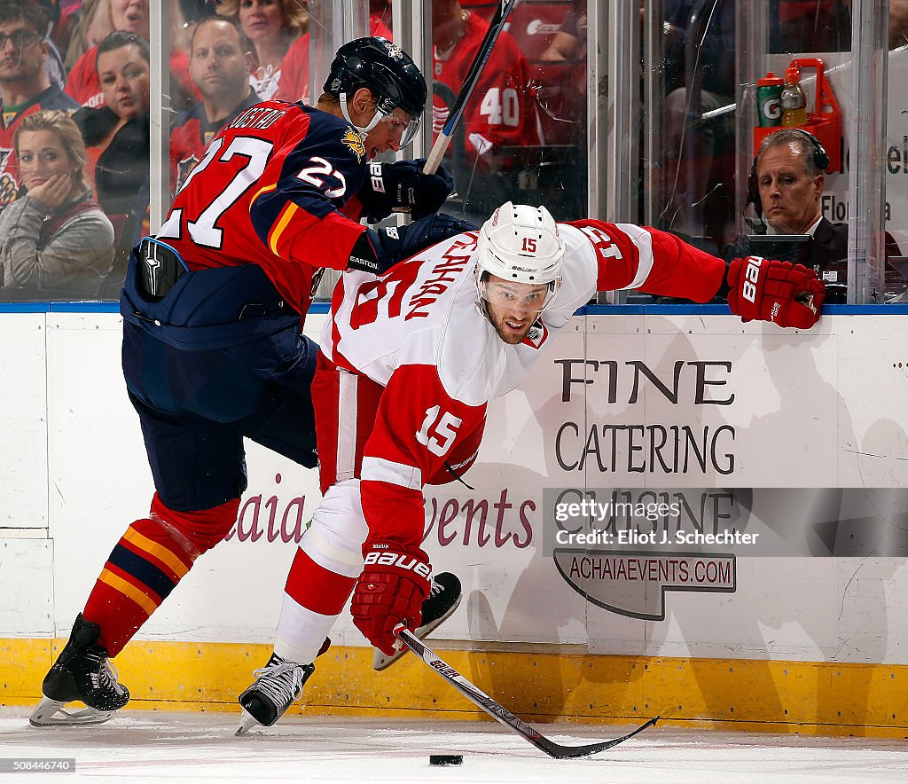 Florida Versus Riley Nick Bjugstad of the Florida Panthers tangles with Riley Sheahan of ...