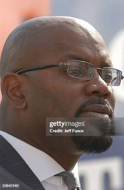 Philadelphia 76ers General Manager Billy King speaks at the launch of The "One" Campaign to Fight Global Aids and Poverty May 16, 2004 in...