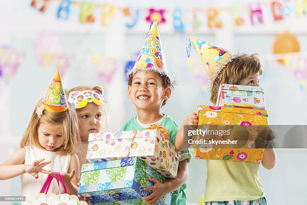 お子様のお誕生日をお届けします。