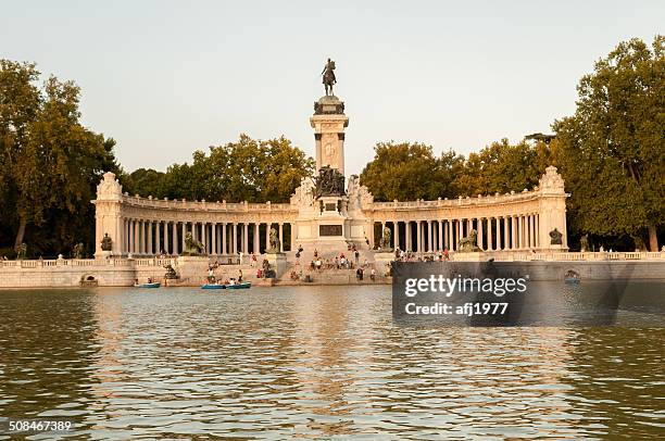 buen retiro park - madrid - spain - parque del buen retiro stock pictures, royalty-free photos & images