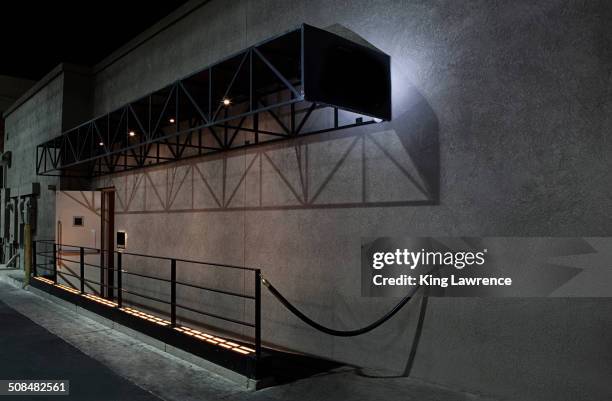 carpet and velvet rope outside nightclub - lap dancing stockfoto's en -beelden