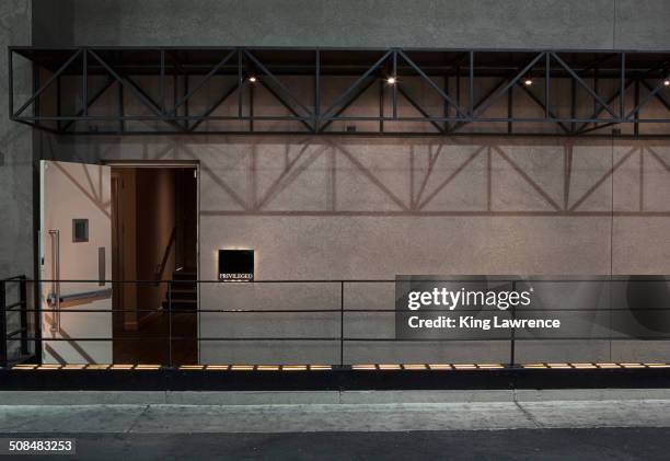 private entrance to nightclub - vip nightclub stock pictures, royalty-free photos & images