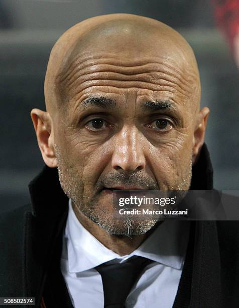 Roma coach Luciano Spalletti looks on before the Serie A match between US Sassuolo Calcio and AS Roma at Mapei Stadium - Città del Tricolore on...