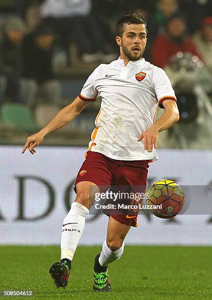 Miralem Pjanic of AS Roma in action during the Serie A match between US Sassuolo Calcio and AS Roma at Mapei Stadium - Città del Tricolore on...