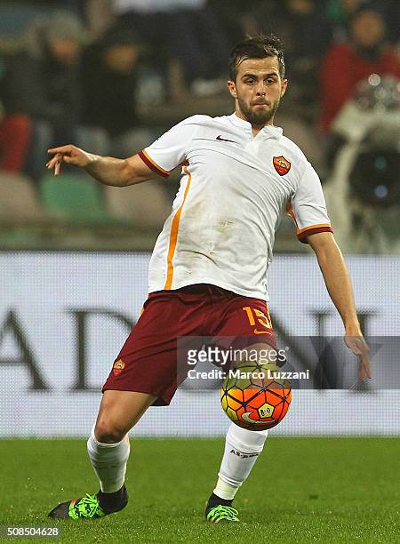 Miralem Pjanic of AS Roma in action during the Serie A match between US Sassuolo Calcio and AS Roma at Mapei Stadium - Città del Tricolore on...