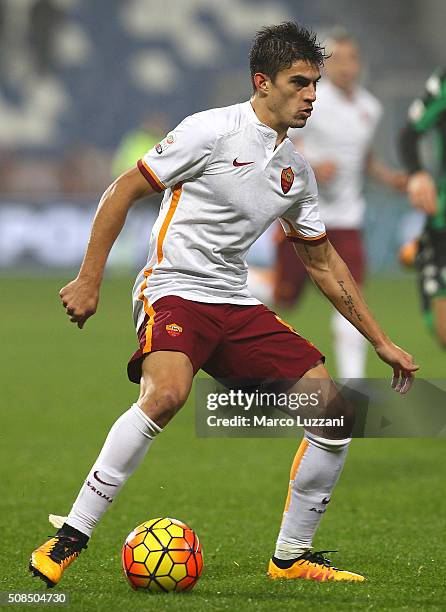 Diego Perotti of AS Roma in action during the Serie A match between US Sassuolo Calcio and AS Roma at Mapei Stadium - Città del Tricolore on February...