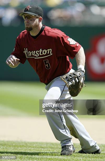 Infielder Jeff Bagwell of the Houston Astros attempts to catch the ball during the game against the Pittsburgh Pirates at PNC Park on April 29, 2004...