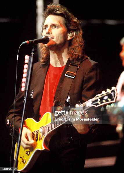 VIEW, CA - May 8, Marty Roe of Diamond Rio performing at Shoreline ...