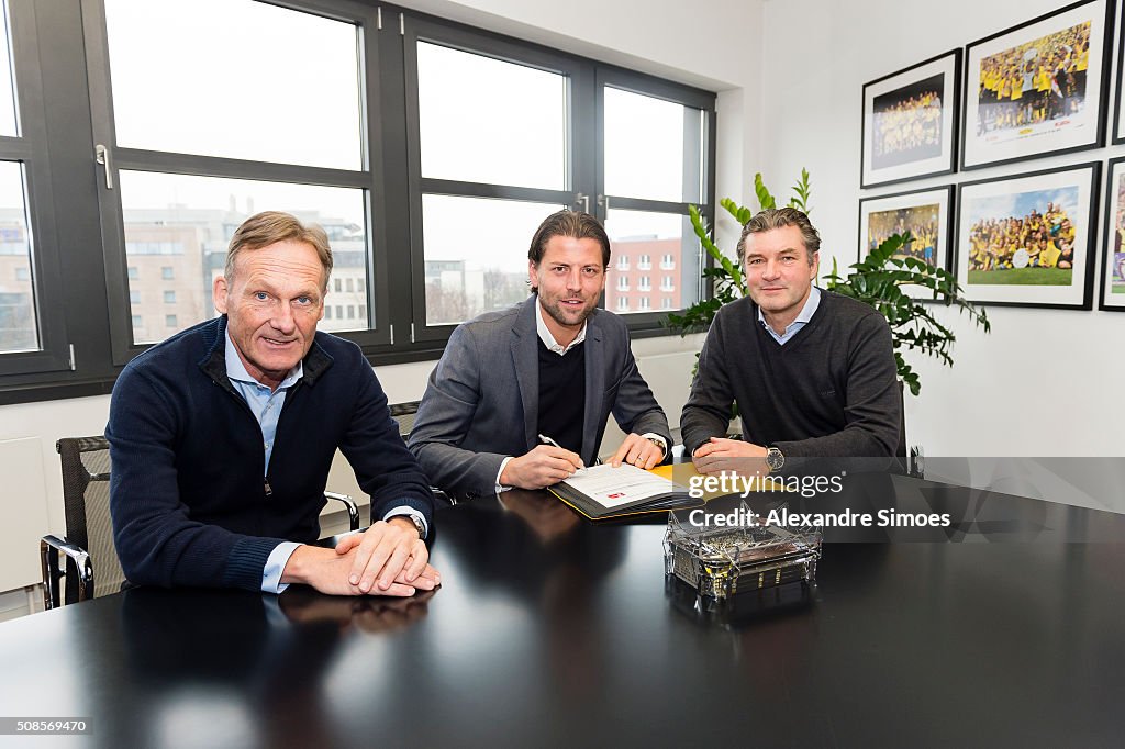Roman Weidenfeller Signs Contract Extension for Borussia Dortmund