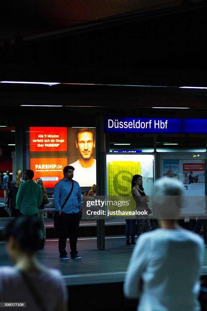 Night at station Düsseldorf