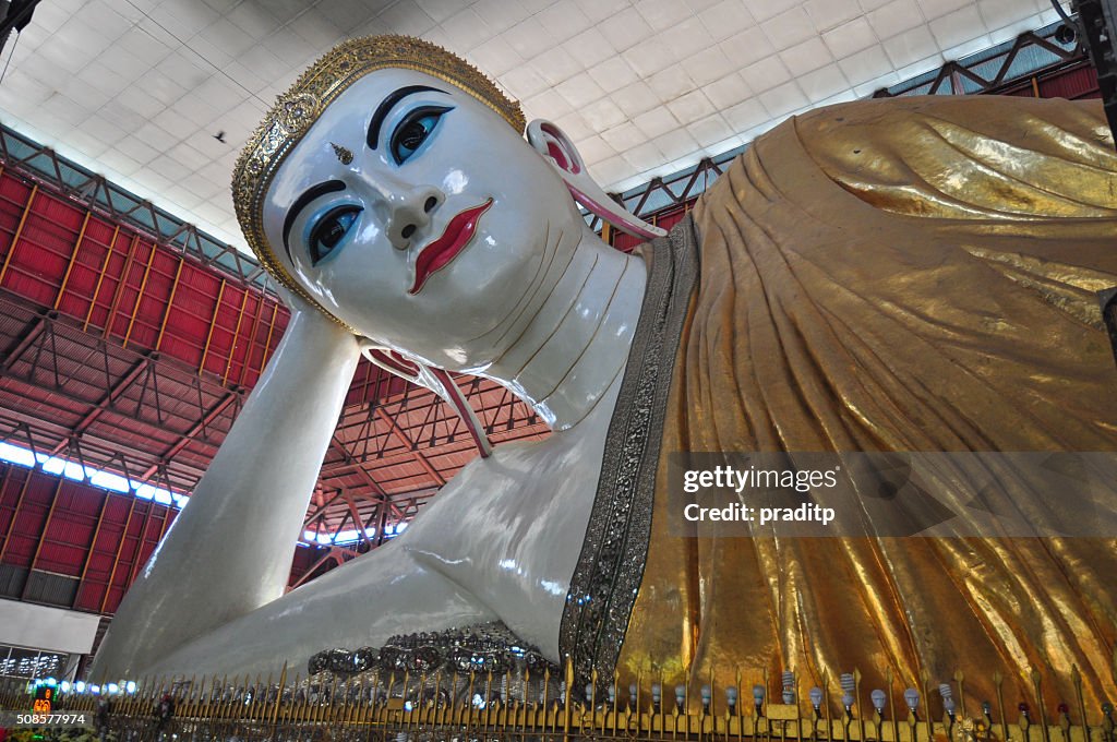 Kyauk Htat Gyi Reclining Buddha, Yangon,Myanmar.