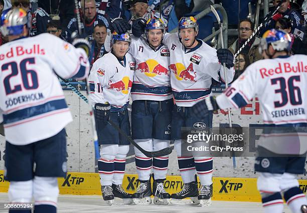 Muenchen Team during the game between the Eisbaeren Berlin and EHC Red Bull Muenchen on February 5, 2016 in Berlin, Germany.