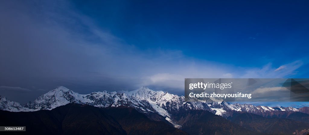 Meili snowy mountain