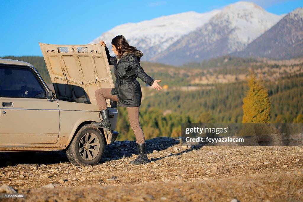 Vehicle breakdown on the mountain.