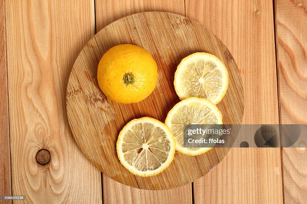 Sliced lemon