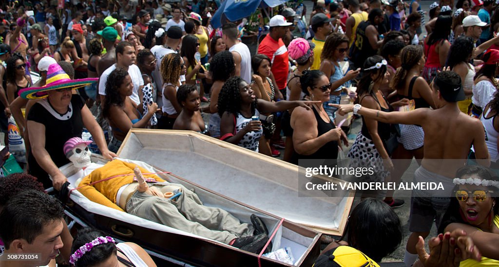 BRAZIL-CARNIVAL-BOLA PRETA