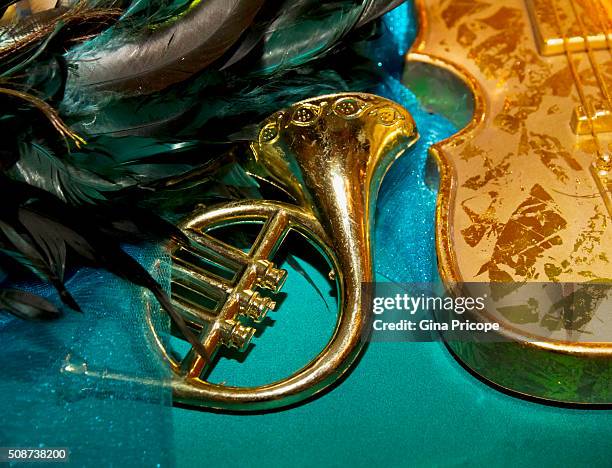 128 Still Life Of A Peacock Feather Stock Photos, High-Res Pictures ...