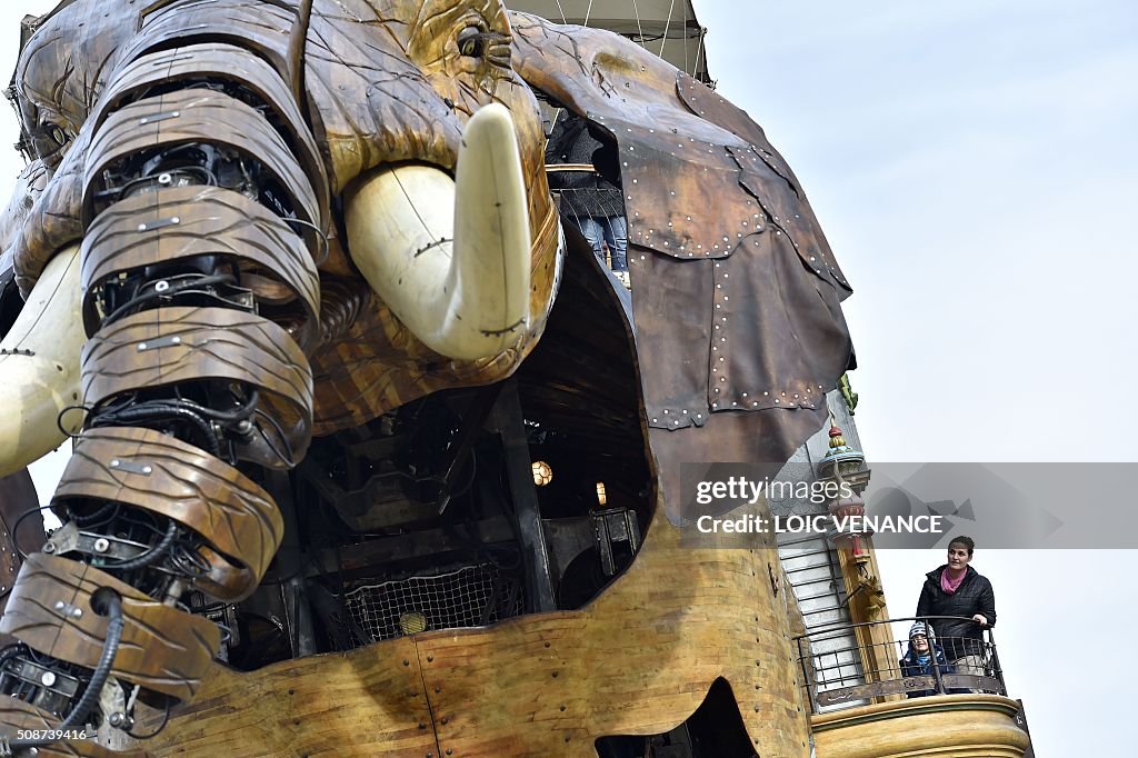 FRANCE-ART-MACHINES-ELEPHANT