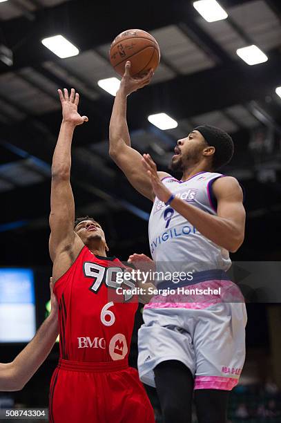 Toure' Murry of the Texas Legends drives to the basket against the Toronto Raptors 905 at Dr. Pepper Arena on February 5, 2016 in Frisco, Texas. NOTE...