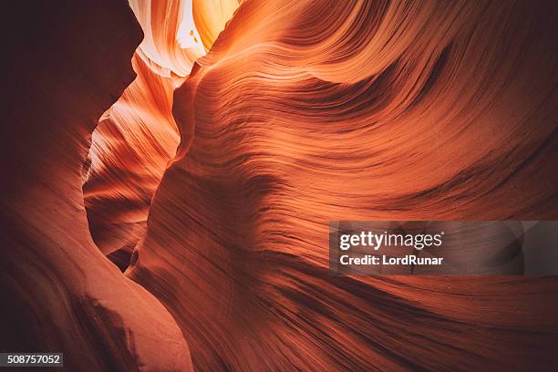 lower antelope canyon, arizona - canyon photos et images de collection