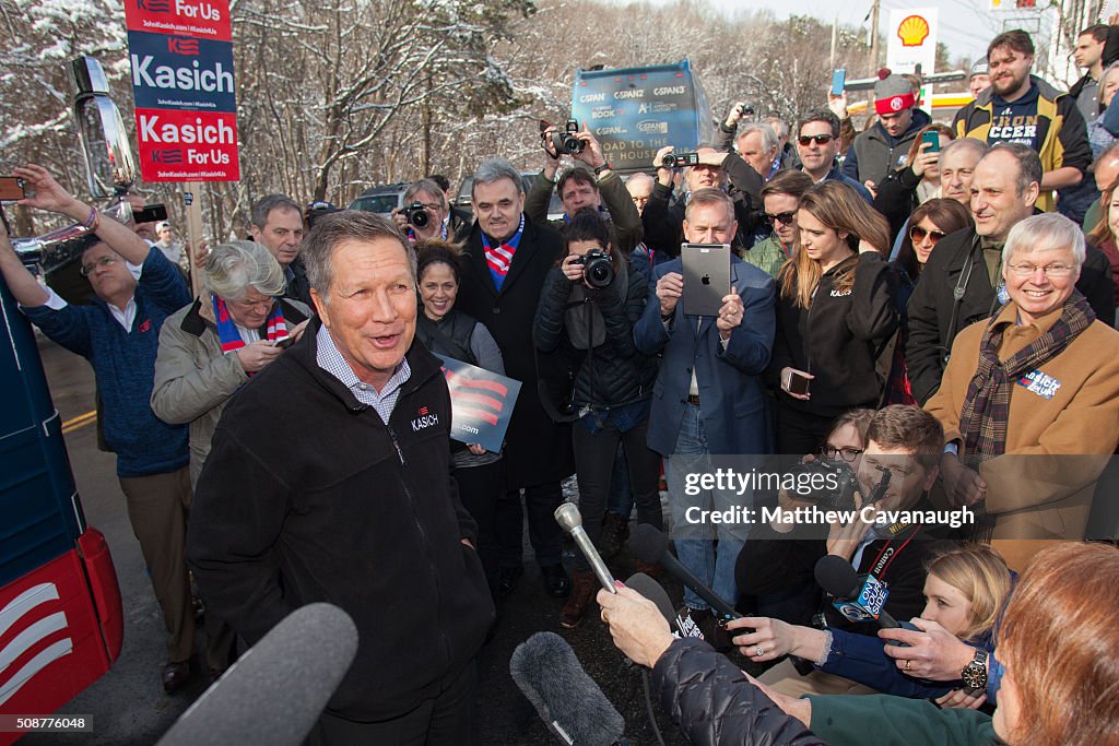 Ohio Gov. And GOP Presidential Candidate John Kasich Campaigns In New Hampshire