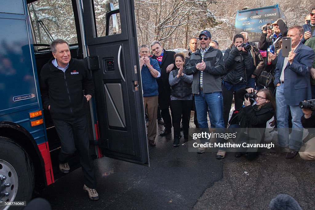 Ohio Gov. And GOP Presidential Candidate John Kasich Campaigns In New Hampshire
