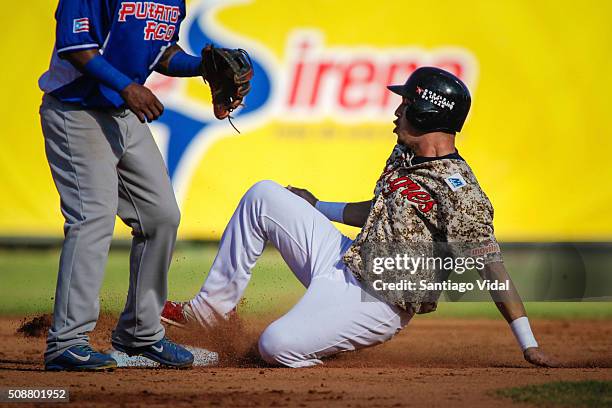 Hemn Perez of Tigres de Aragua in action during the match between Cangrejos de Santurce of Puerto Rico and Tigres de Aragua of Venezuela as part of...