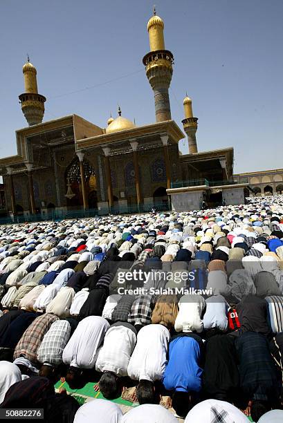 Muslims In Iraq 14 Shiias Stock Photos, High-Res Pictures, and Images - Getty Images
