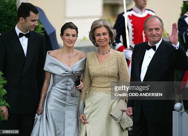 Spanish Crown Prince Felipe of Bourbon , his fiancee former journalist Letizia Ortiz, Queen Sofia of Spain and Spanish King Juan Carlos pose for...