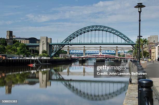 tyne bridges, newcastle upon tyne - tyne bridge bildbanksfoton och bilder