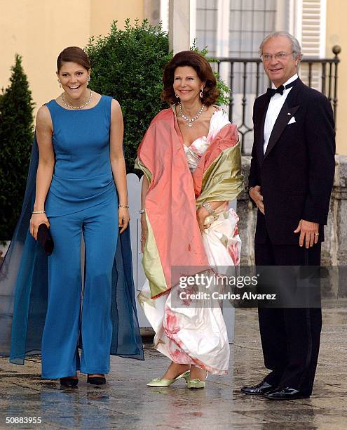 Swedish King Carl XVI Gustaf and Queen Silvia arrive together with Crown Princess Victoria to attend a gala dinner at El Pardo Royal Palace May 21,...