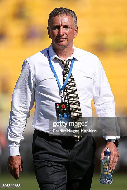 Coach Ernie Merrick of the Phoenix looks on during the round 18 A-League match between Wellington Phoenix and Perth Glory at Westpac Stadium on...