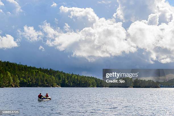 kanufahren in schweden - dalsland stock-fotos und bilder