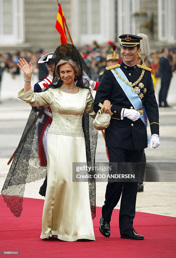Spanish Queen Sofia waves to the crowd a