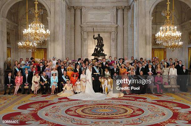 The Spainish royal family pose for a family picture after Crown Prince Felipe de Bourbon married Princess Letizia Ortiz at the royal palace May 22,...