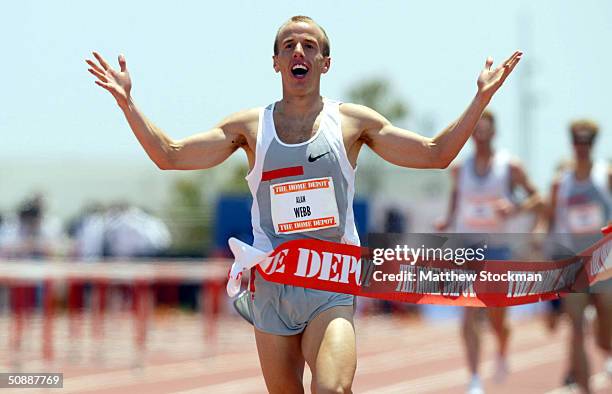 Alan Webb wins the Men's 1500 meter with the time of 3:35.71, his fastest time ever during the Home Depot Invitational, the first invitational stop...