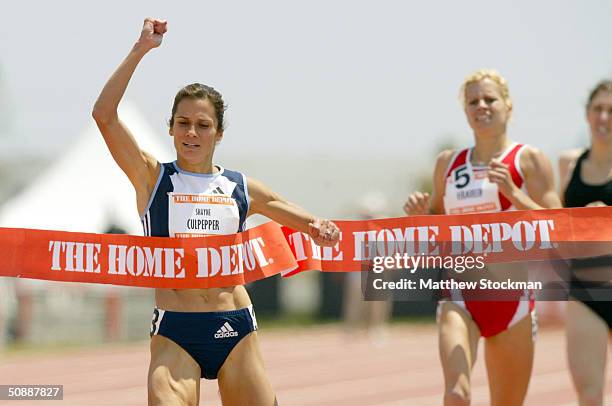 Shayne Culpepper wins the Women's 1500 meter with a time of 4:06.33 during the Home Depot Invitational, the first invitational stop on USA Track &...